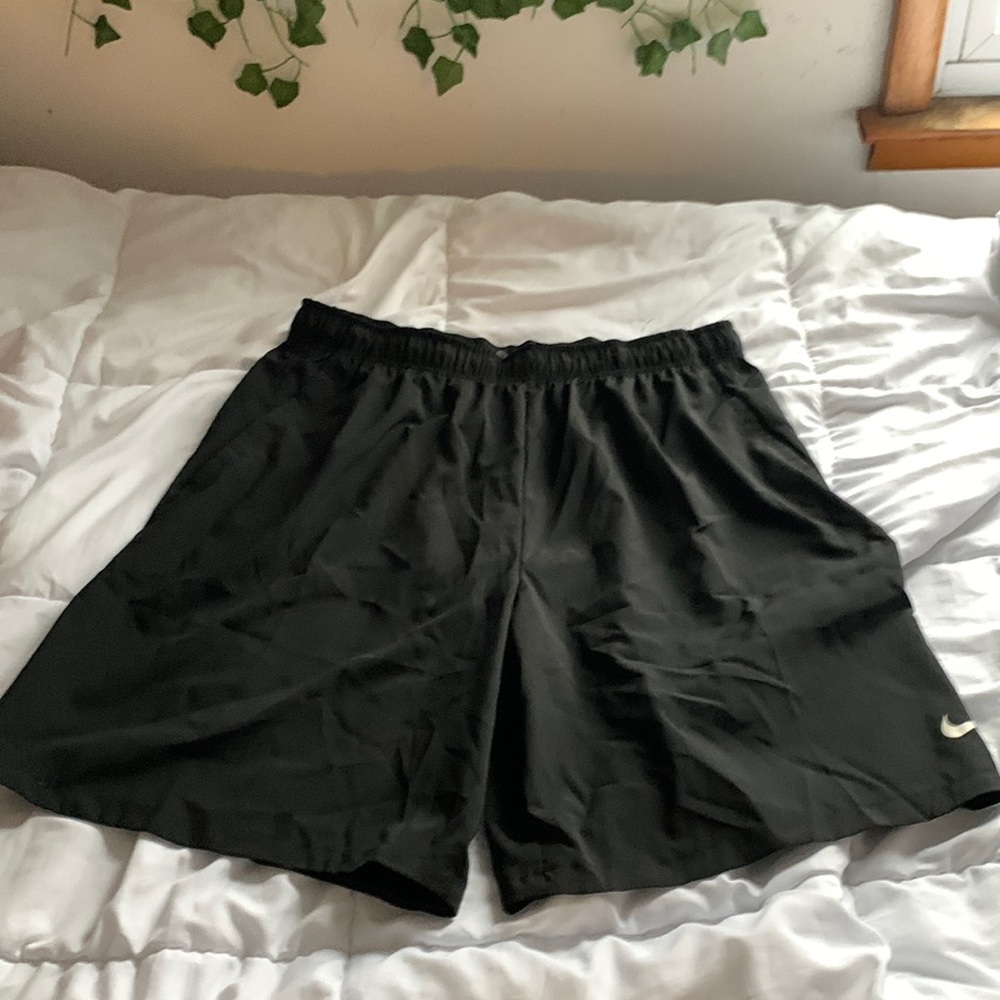 *NWOT* Mens nike running shorts